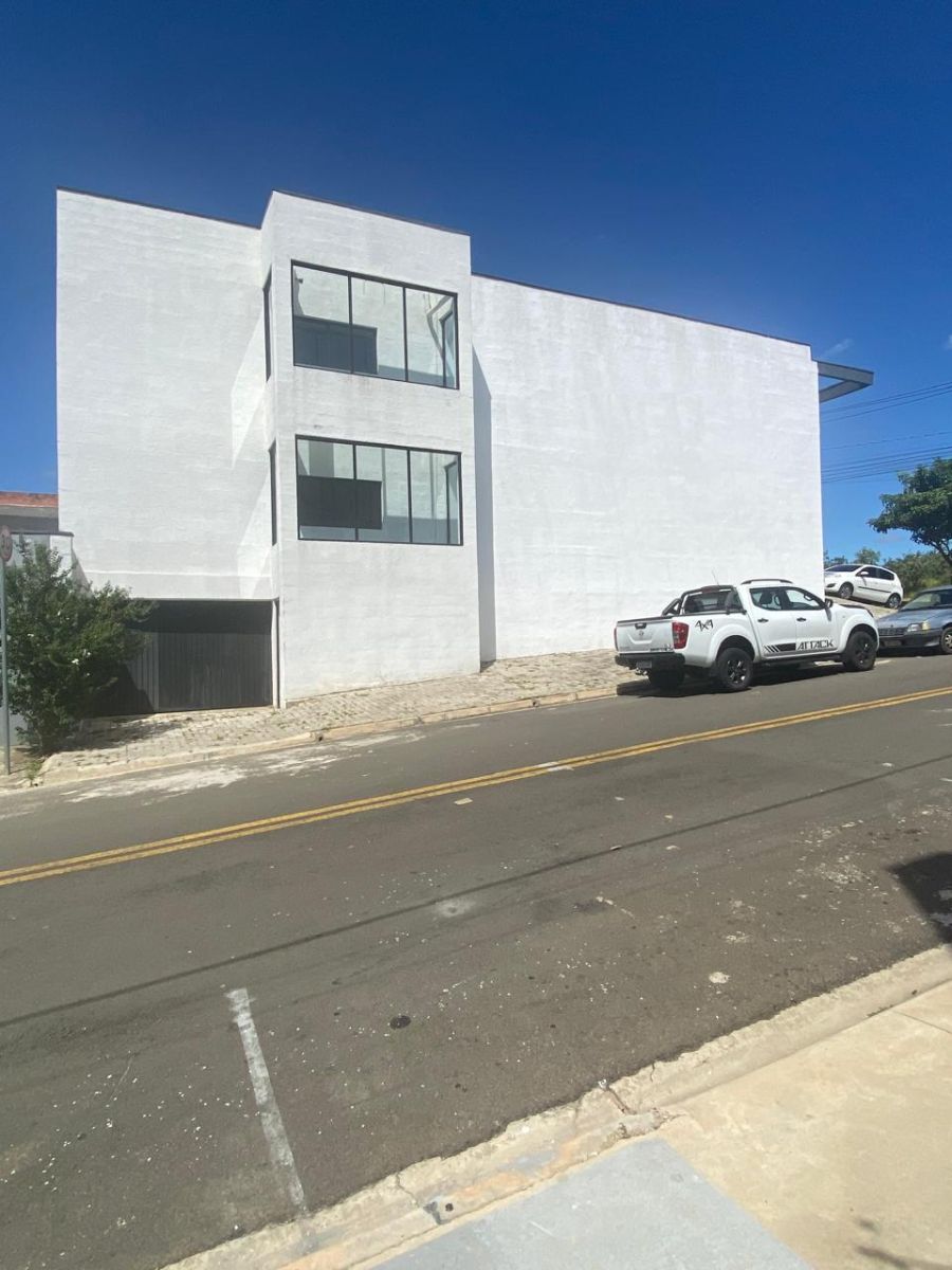 Galp�o - Aluguel - Jardim Santa Marta - Salto - SP